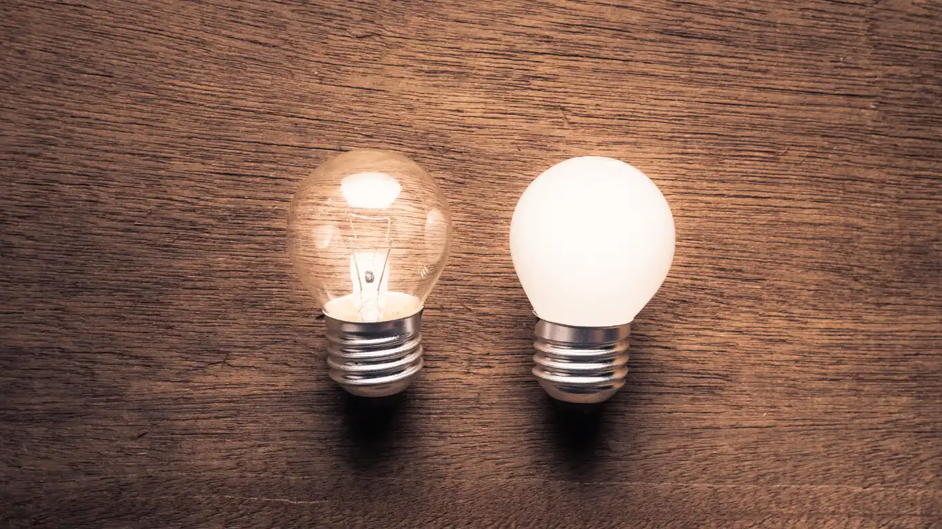 裸電球が2つ