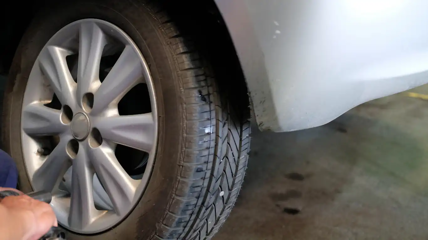 車のパンク修理