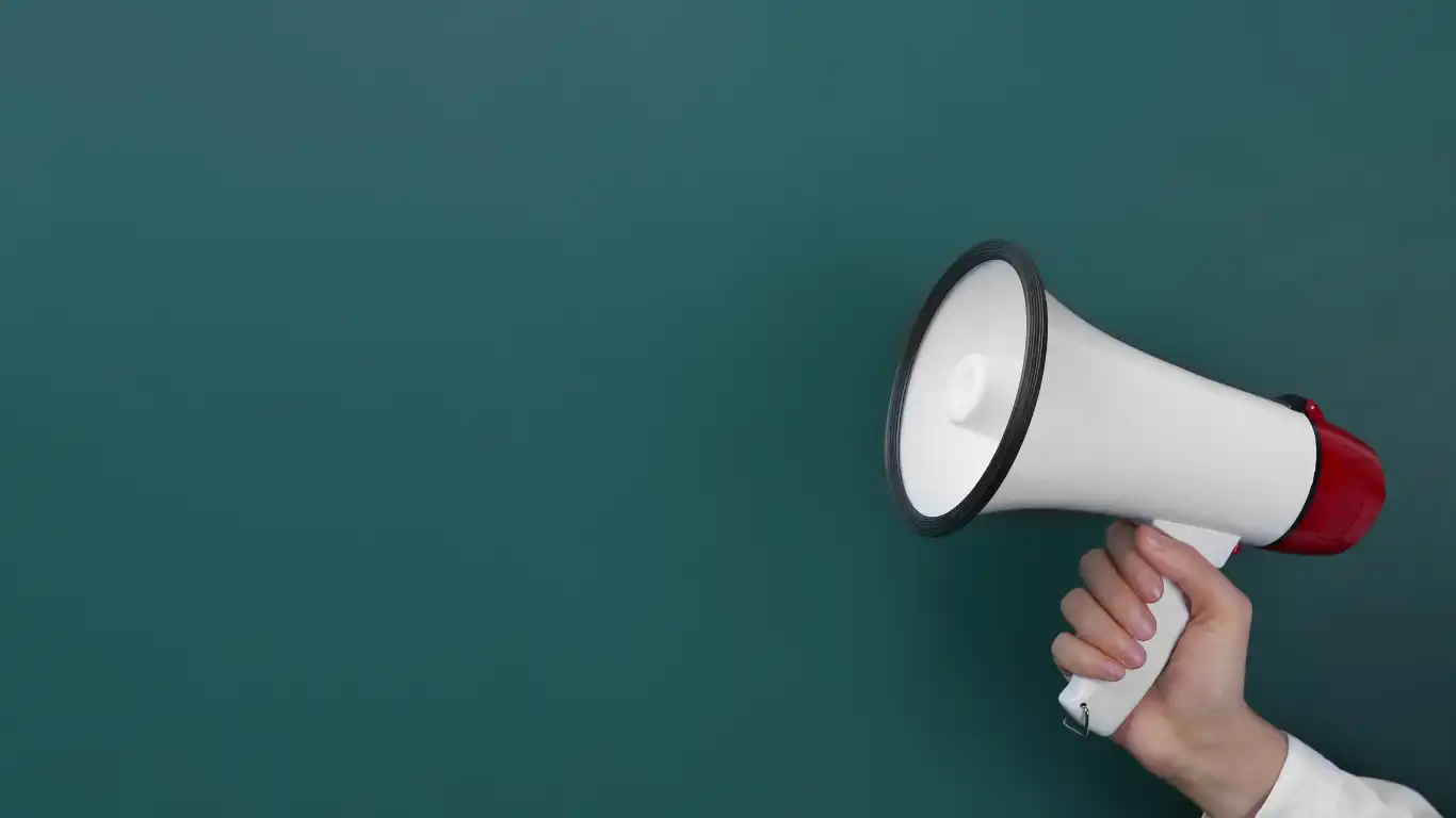 スピーカーを持っている